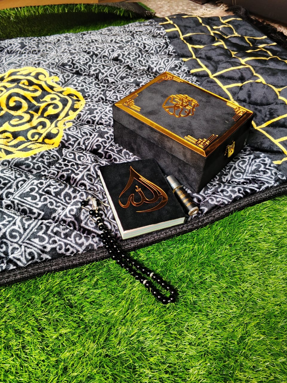 Premium Pocket Quran Gift Pack – Black & Gold with Prayer Mat, Tasbeeh & Attar